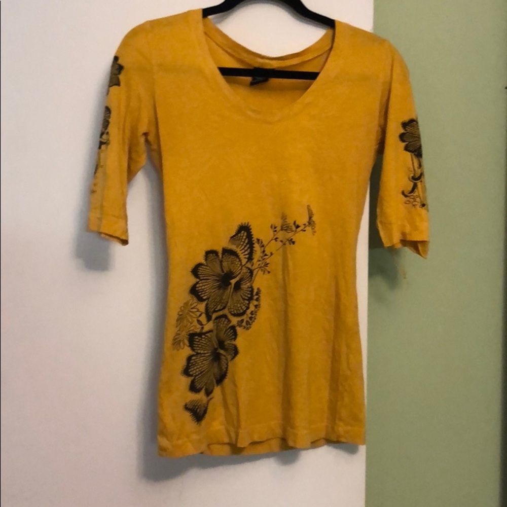 Sledge USA golden yellow with black flowers